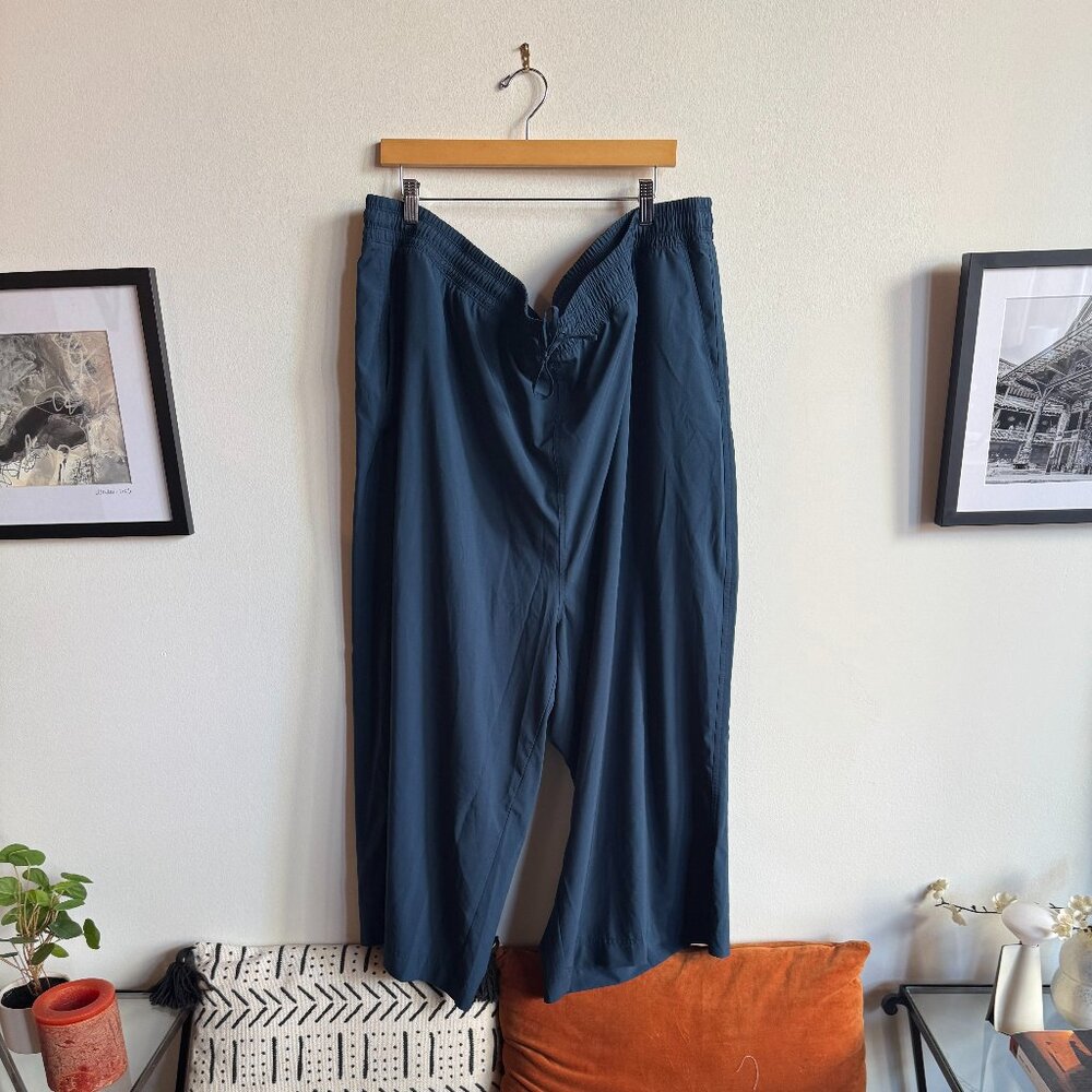 Old Navy Women's Wide Leg Pants in Navy - Plus Size